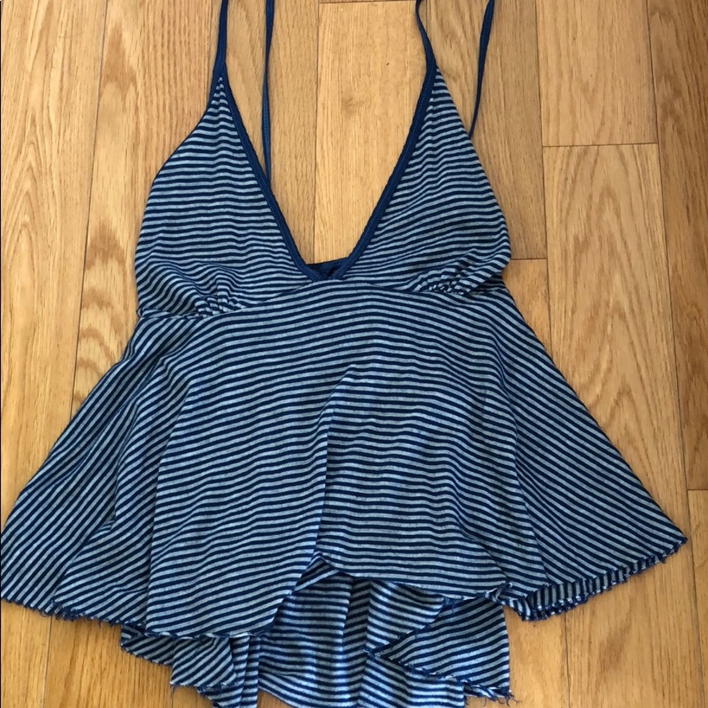 Low cut top